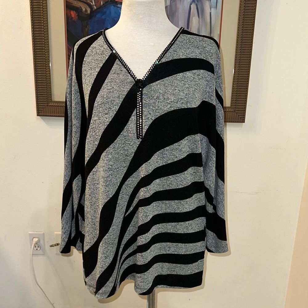 Bali Corp. Grey/Black Stripe Pattern Tunic w/ Crystal Zipper Size XL